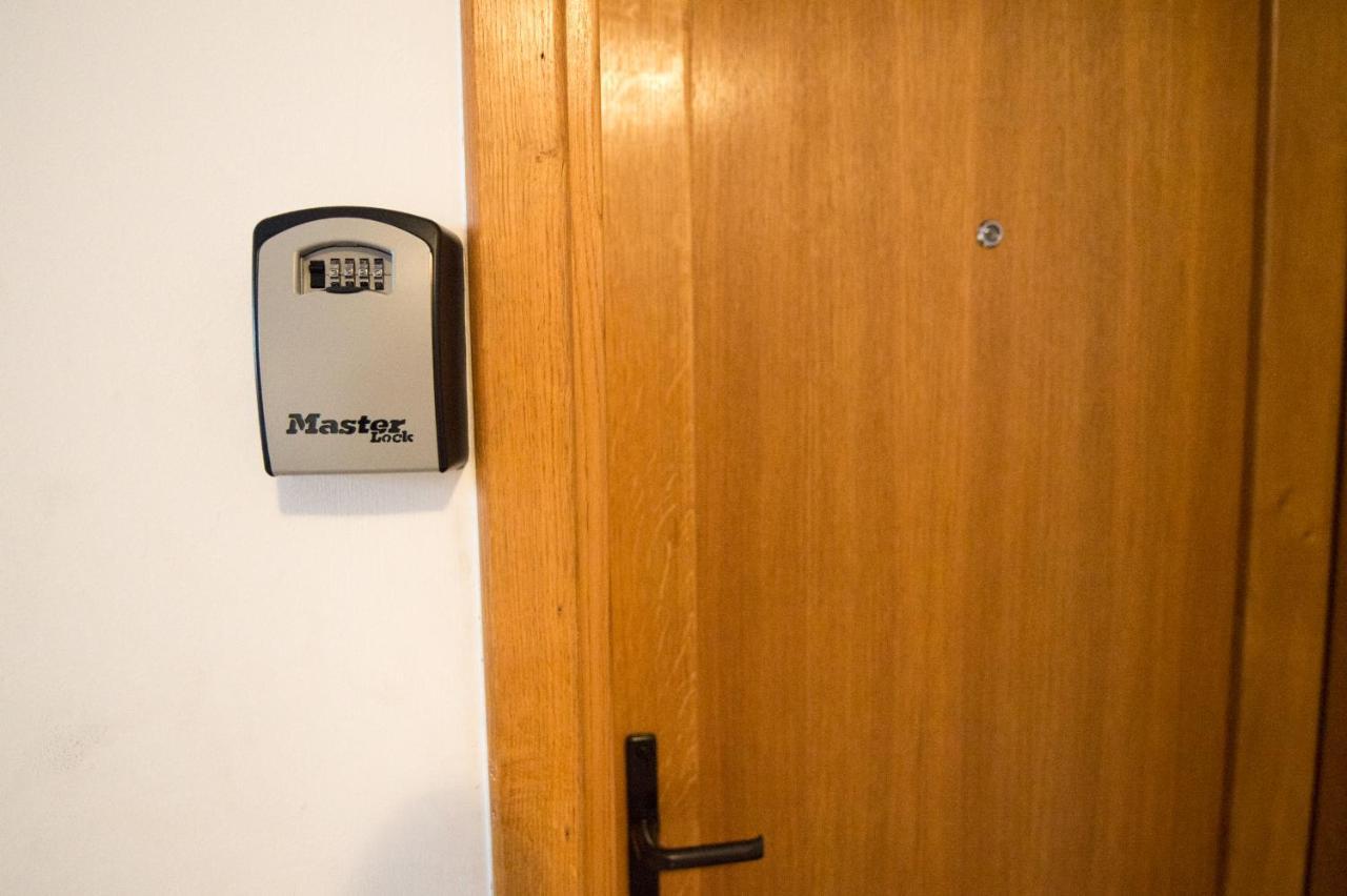 Apartment Lamar - Entry With Pin 0 - 24H, Underground Parking Garage, Elevator スラヴォンスキ・ブロド エクステリア 写真