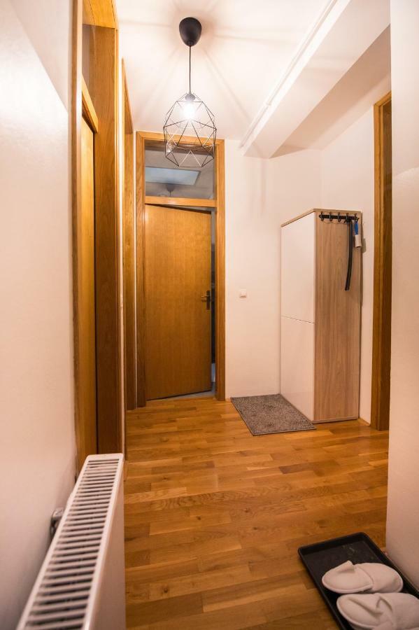 Apartment Lamar - Entry With Pin 0 - 24H, Underground Parking Garage, Elevator スラヴォンスキ・ブロド エクステリア 写真