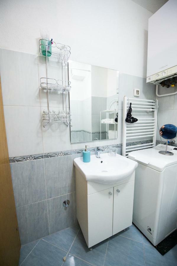Apartment Lamar - Entry With Pin 0 - 24H, Underground Parking Garage, Elevator スラヴォンスキ・ブロド エクステリア 写真